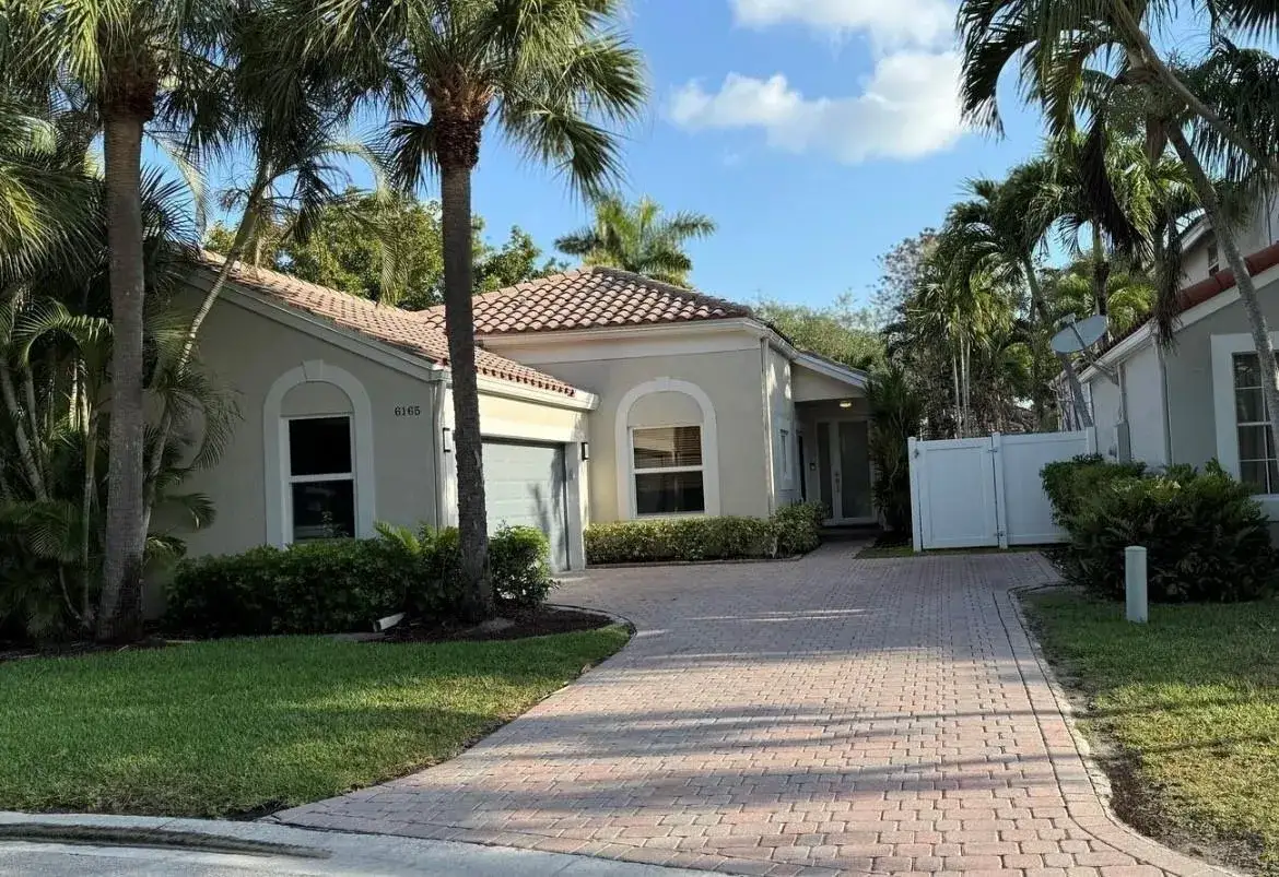 3 bedroom 2 bath Residential for sale at 6165 NW 77th Place, Parkland FL 33067