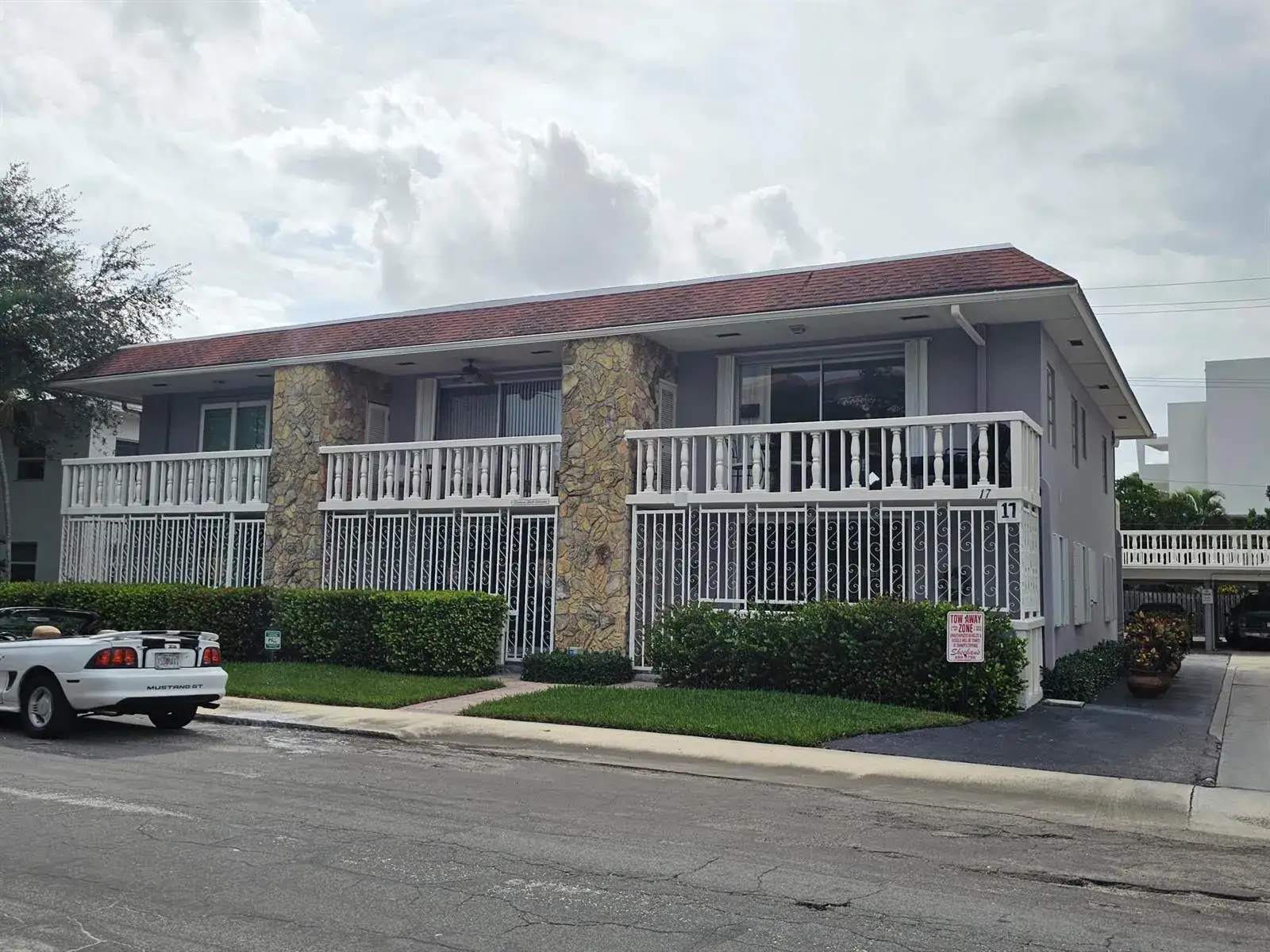 1 bedroom 1 bath Residential Lease for rent at 17 S Lakeside Drive # 4, FL 33460