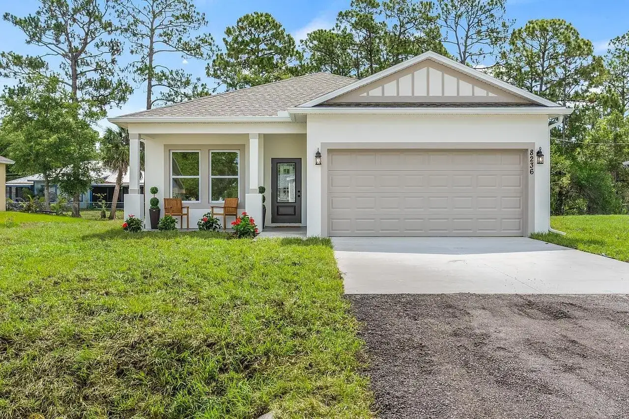 3 bedroom 2 bath Residential for sale at 8236 104th Court, Vero Beach FL 32967