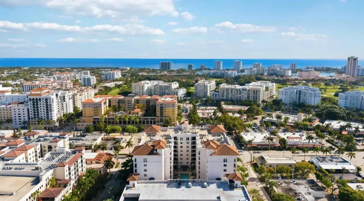 2 bedroom 2 bath Residential Lease for rent at 233 S Federal Highway # 203, Boca Raton FL 33432