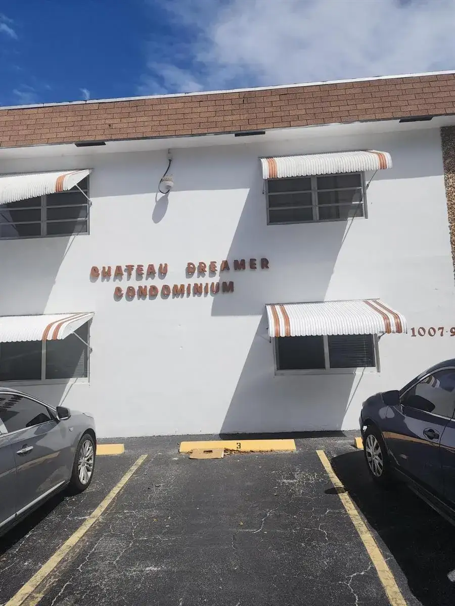 1 bedroom 1 bath Residential Lease for rent at 1007 N 19th Avenue # 2, Hollywood FL 33020