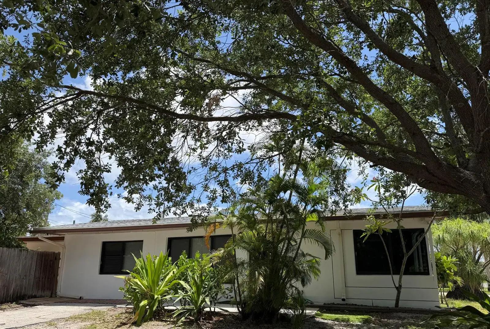 3 bedroom 2 bath Residential for sale at 4250 NE 12th Avenue, Pompano Beach FL 33064