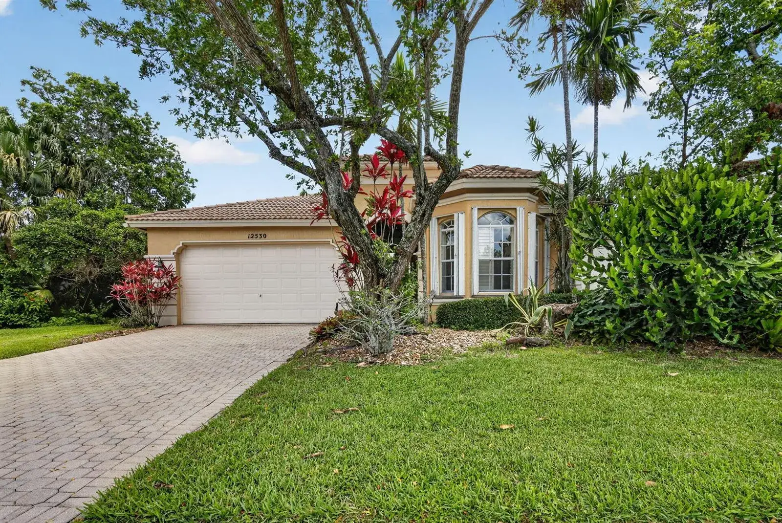 3 bedroom 2 bath Residential for sale at 12530 Vía Valenza, Boynton Beach FL 33436