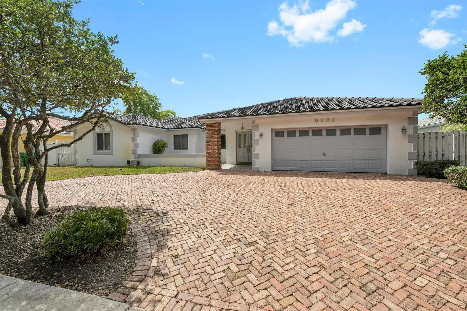 4 bedroom 3 bath Residential for sale at 5791 Hawkes Bluff Avenue, Davie FL 33331