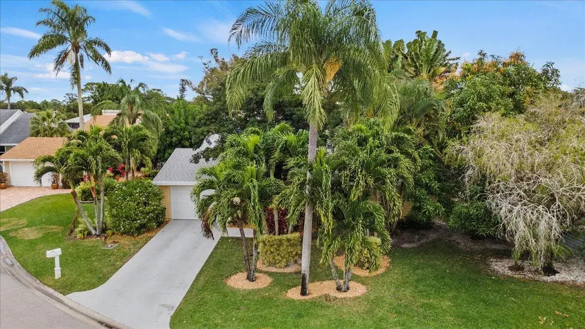 4 bedroom 3 bath Residential Lease for rent at 6691 S Pine Court, West Palm Beach FL 33418