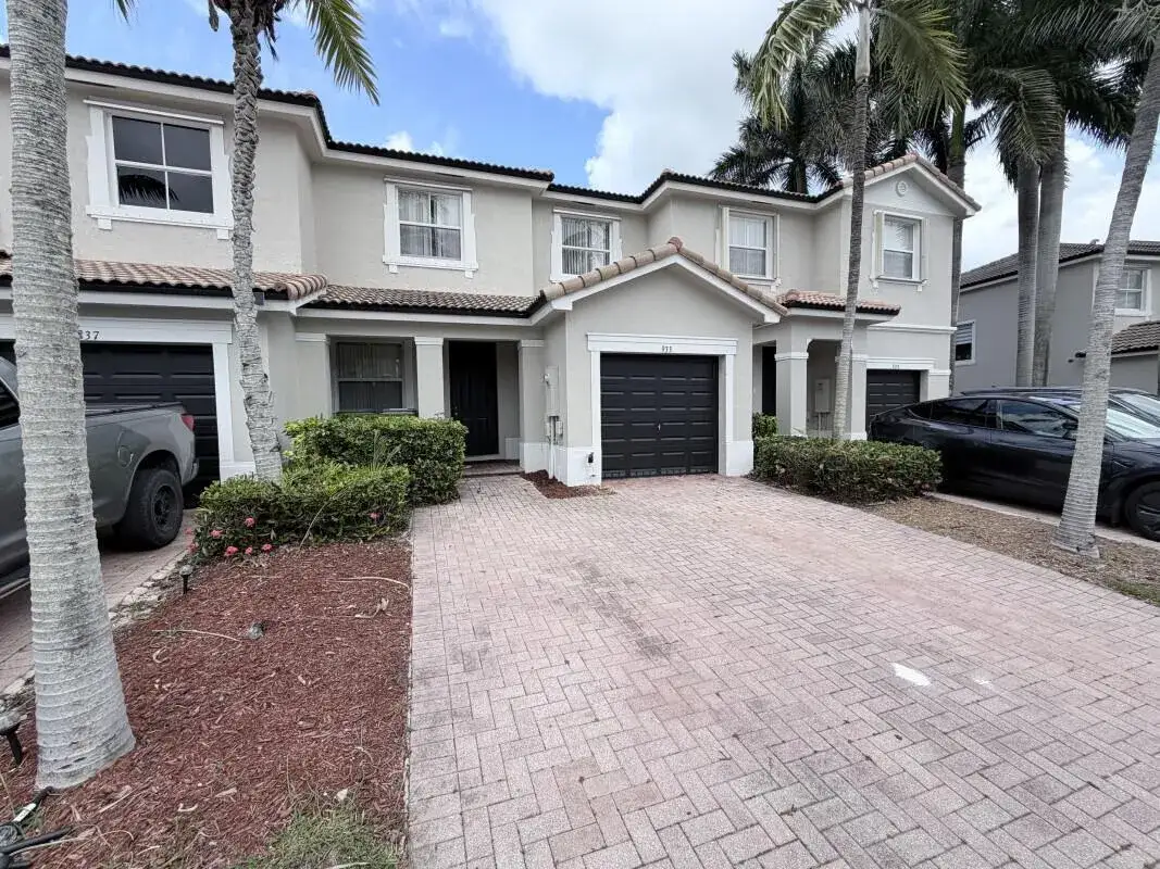 3 bedroom 2 bath Residential Lease for rent at 933 NE 42nd Avenue, Homestead FL 33033
