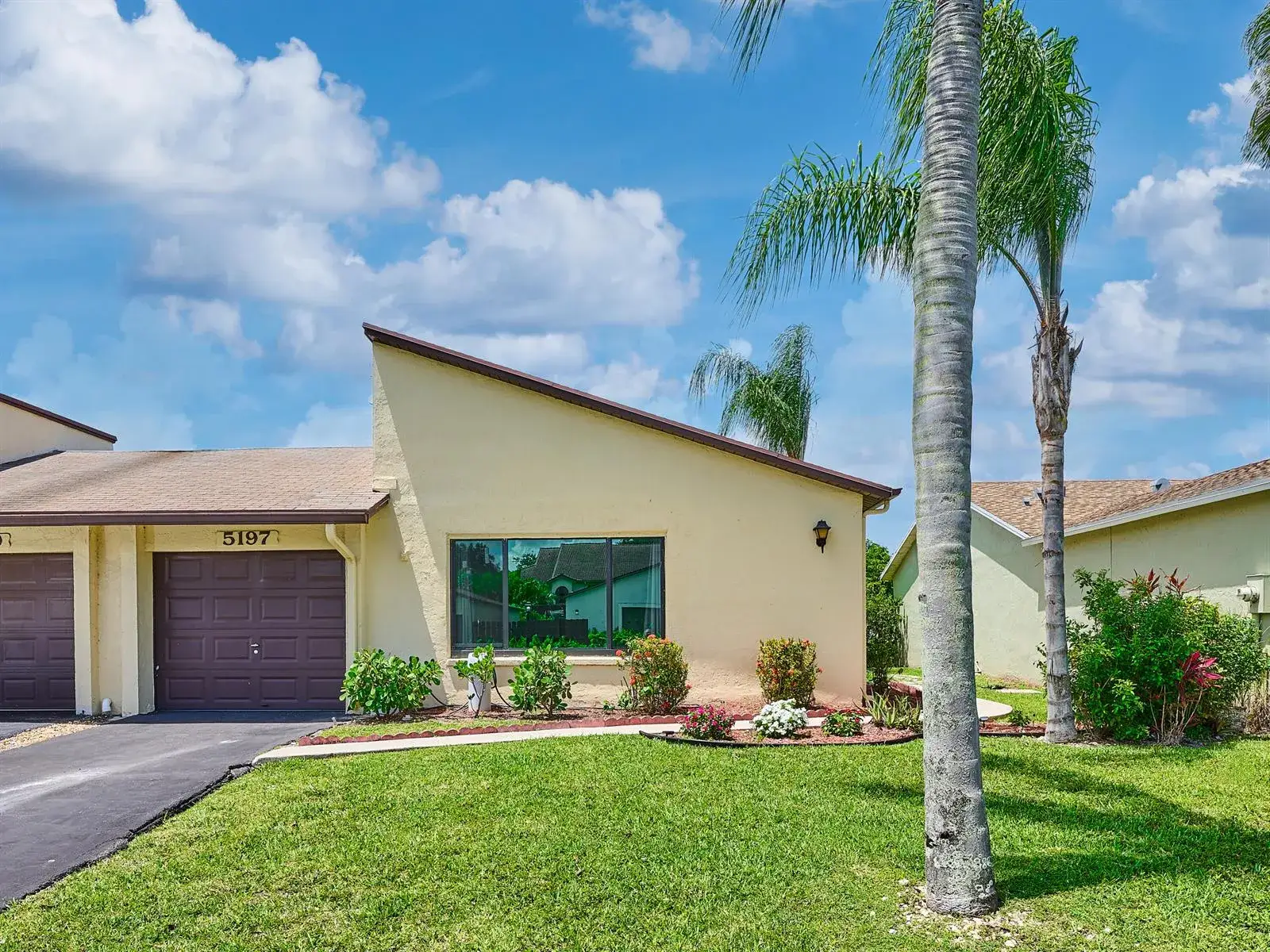2 bedroom 2 bath Residential for sale at 5197 Minto Road, Boynton Beach FL 33472