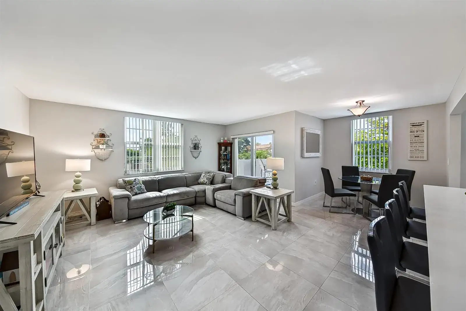 2 bedroom 2 bath Residential for sale at 6000 NE 22nd Way # 3a, Fort Lauderdale FL 33308
