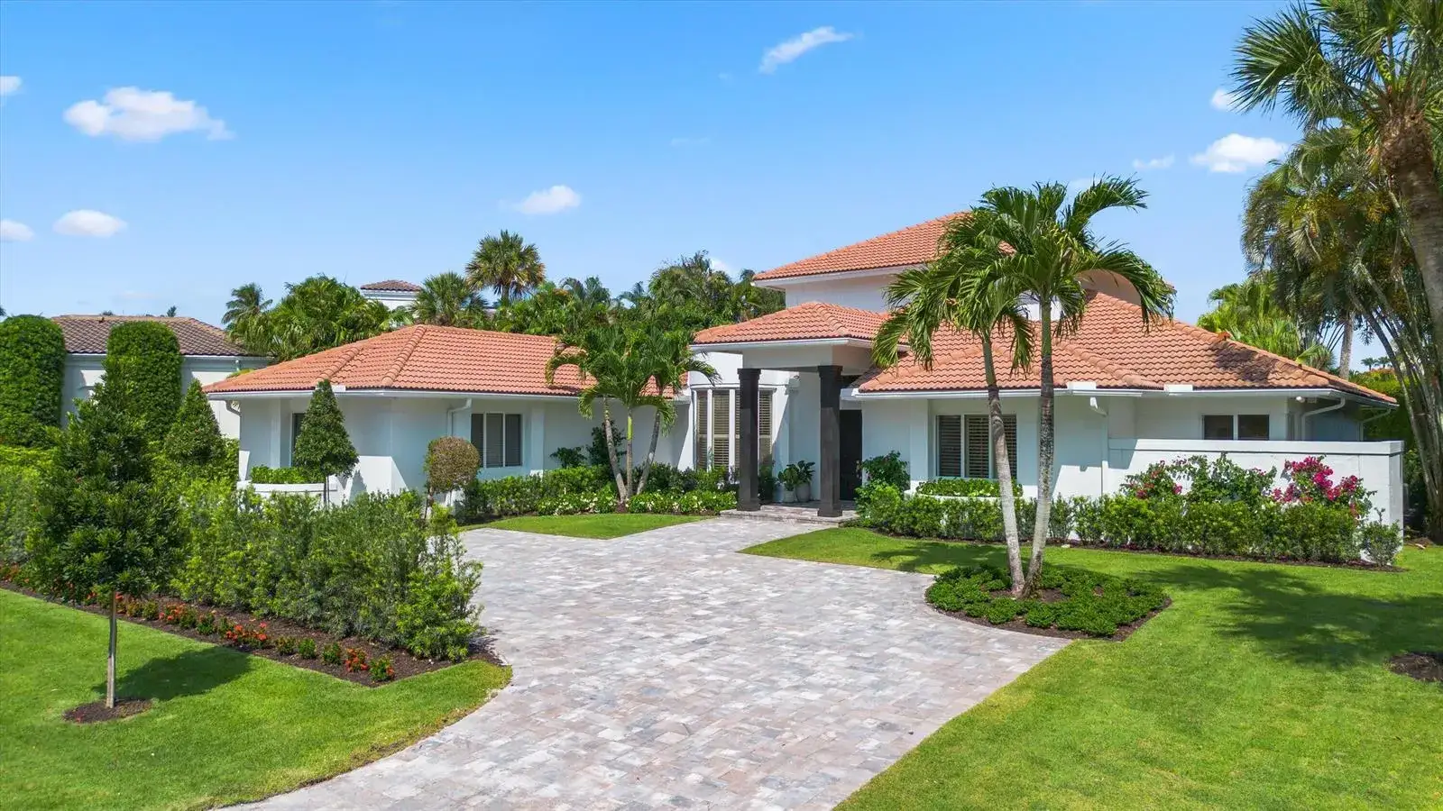 4 bedroom 5 bath Residential for sale at 2432 Golf Brook Drive, Wellington FL 33414
