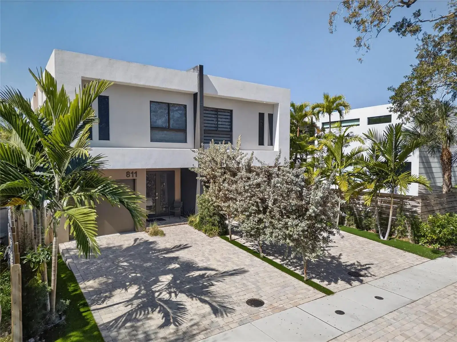 3 bedroom 3 bath Residential Lease for rent at 811 SW 10th Terrace, Fort Lauderdale FL 33315