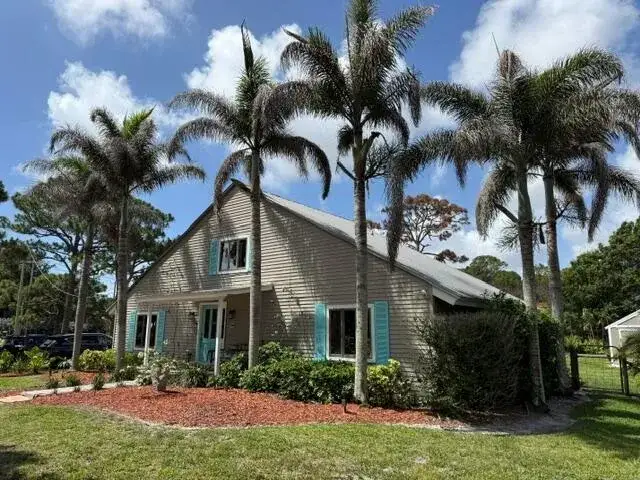 2 bedroom 2 bath Residential for sale at 709 Savannah Street, Fort Pierce FL 34982