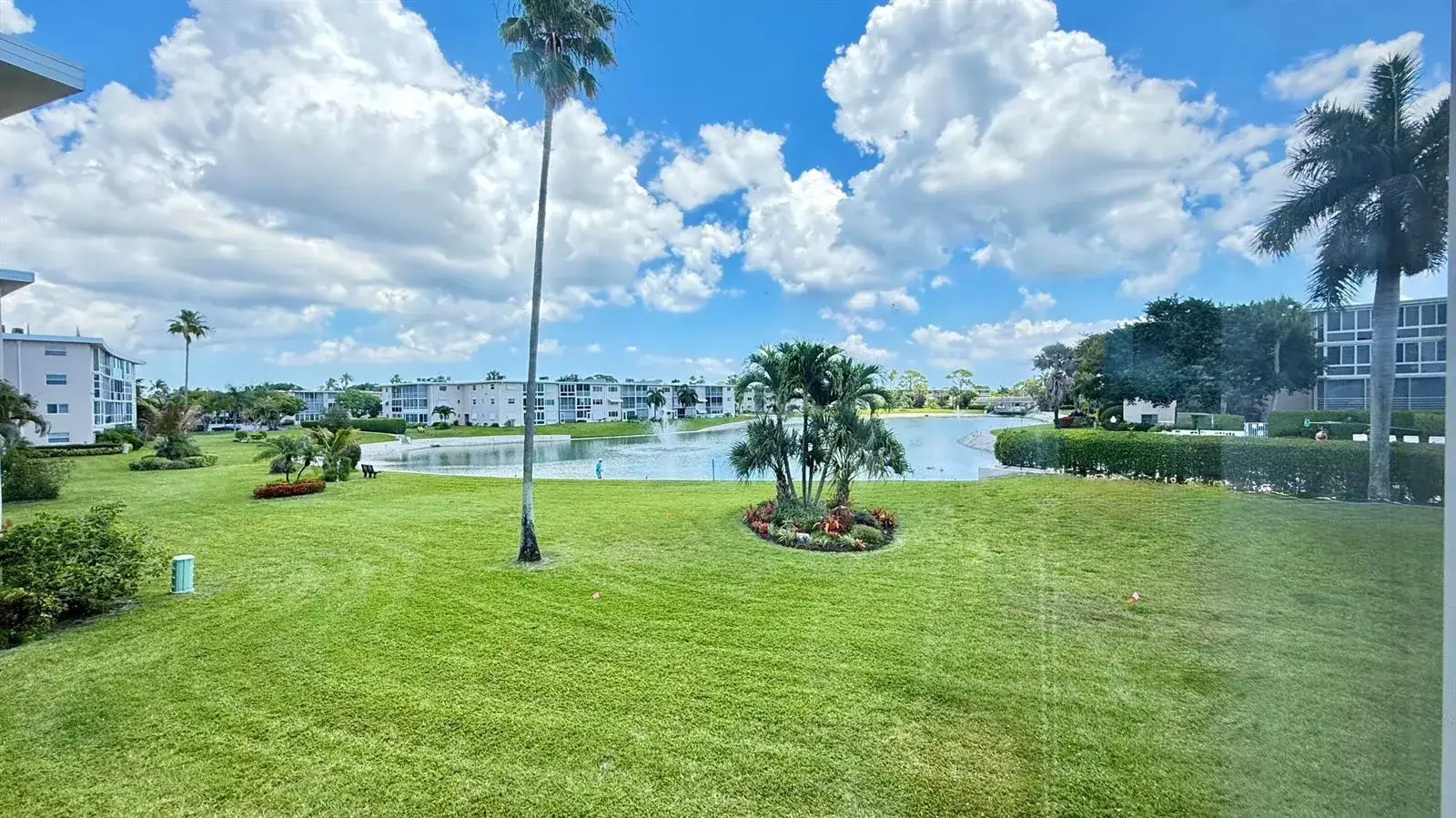 1 bedroom 1 bath Residential for sale at 2728 N Garden Dr Drive N # 214, FL 33461