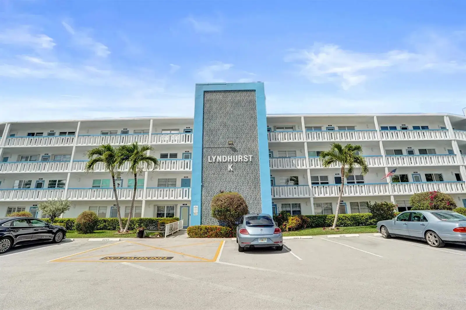 2 bedroom 2 bath Residential for sale at 2049 Lyndhurst, Deerfield Beach FL 33442