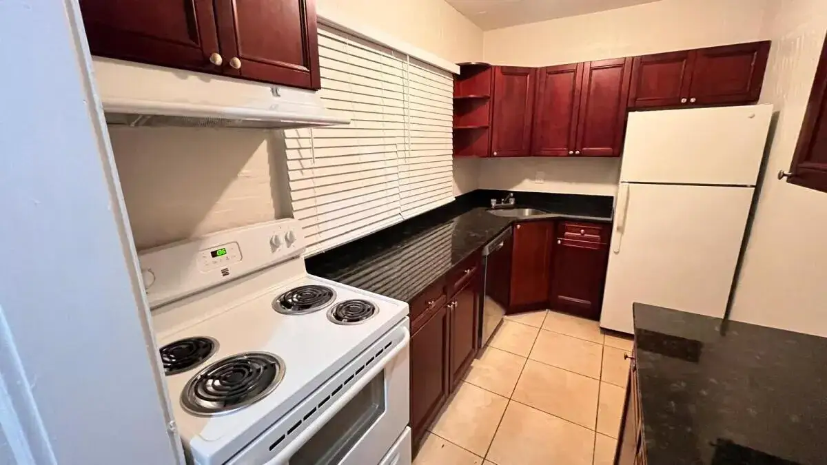 1 bedroom 1 bath Residential Lease for rent at 1852 Washington Street # 1, Hollywood FL 33020