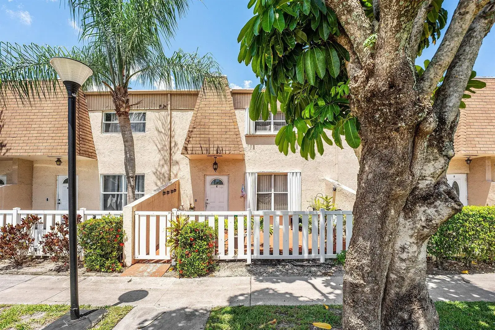 3 bedroom 2 bath Residential for sale at 1105 NW 80th Terrace, Margate FL 33063