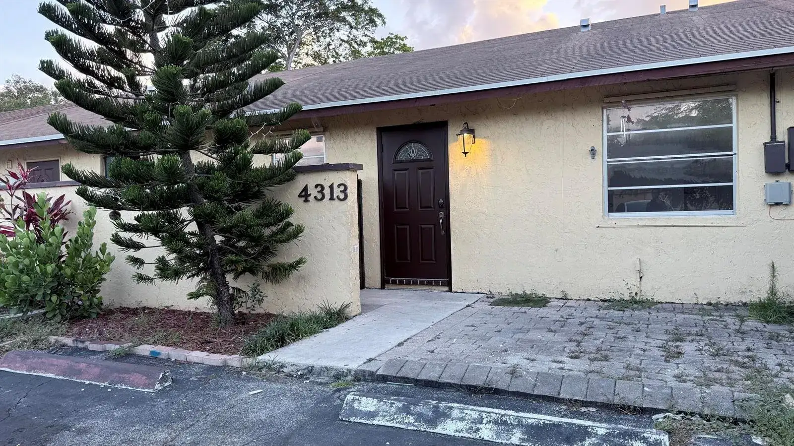 3 bedroom 2 bath Residential Lease for rent at 4313 NW 6th Avenue, Pompano Beach FL 33064