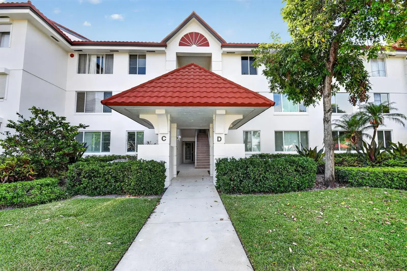 2 bedroom 2 bath Residential for sale at 104 Half Moon Circle # D2, Hypoluxo FL 33462