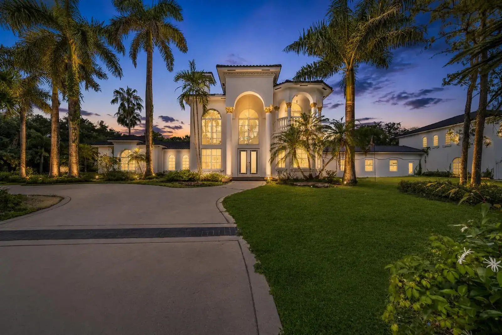 6 bedroom 6 bath Residential for sale at 6911 NW 84th Avenue, Parkland FL 33067