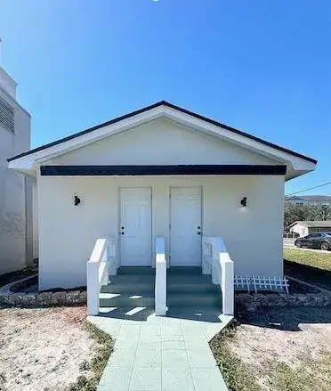 2 SW 6th Avenue # 2, Dania Beach FL 33004