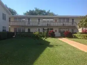 1 bedroom 1 bath Residential for sale at 146 Canterbury # 146, West Palm Beach FL 33417