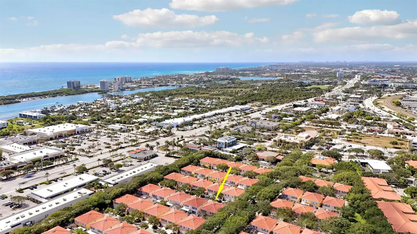 3 bedroom 2 bath Residential for sale at 77 Laurel Oaks Circle, Tequesta FL 33469