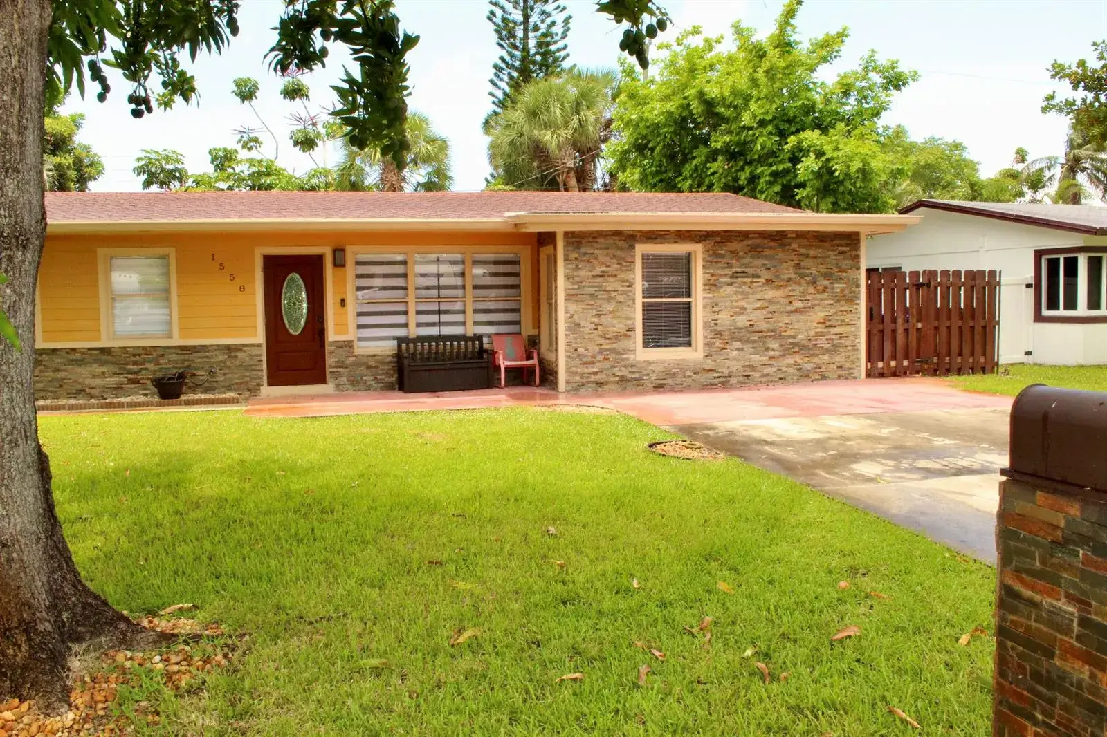 1 bedroom 1 bath Residential Lease for rent at 1558 NE 30th Street, Pompano Beach FL 33064