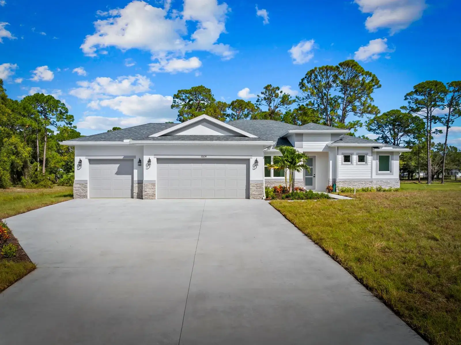 4 bedroom 3 bath Residential for sale at 17521 N 76th St Street N, FL 33470