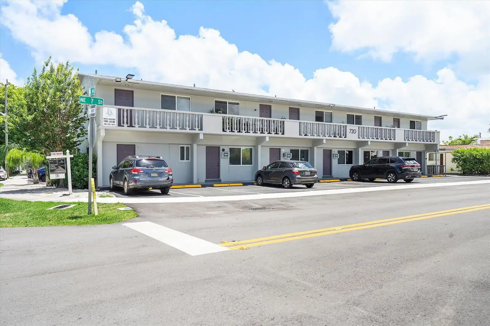 1 bedroom 1 bath Residential Lease for rent at 720 NE 7th Street # 9, Hallandale Beach FL 33009