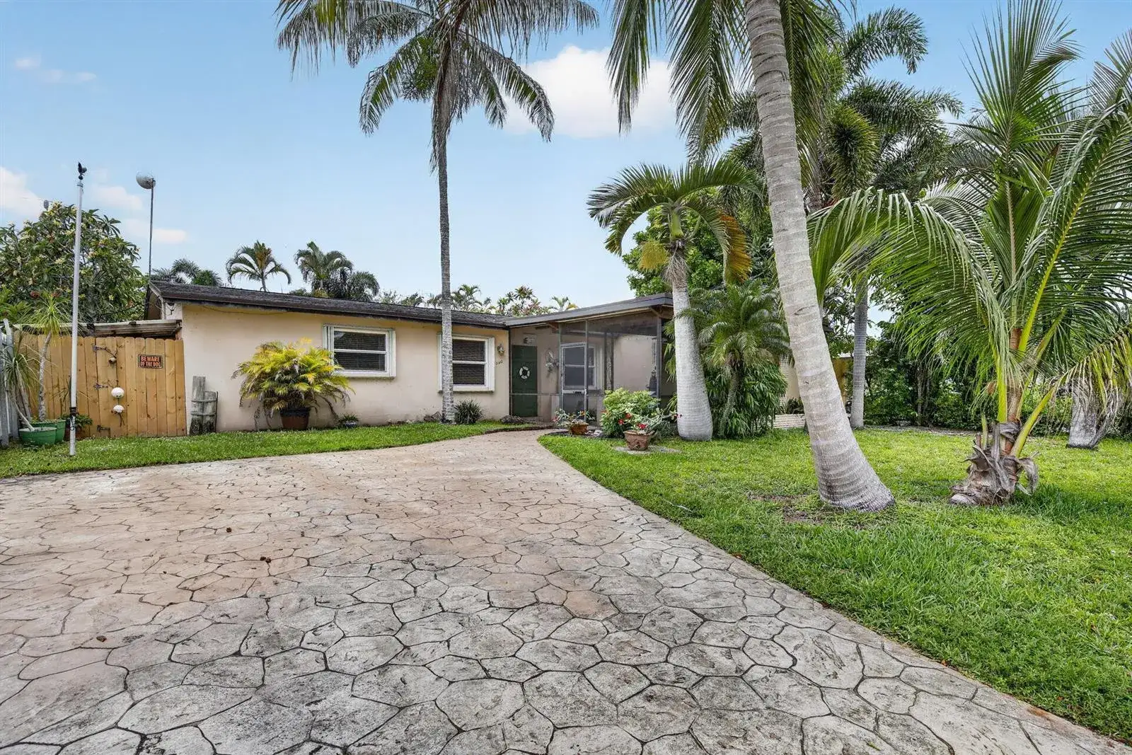 3 bedroom 2 bath Residential for sale at 7140 Meade Street, Hollywood FL 33024