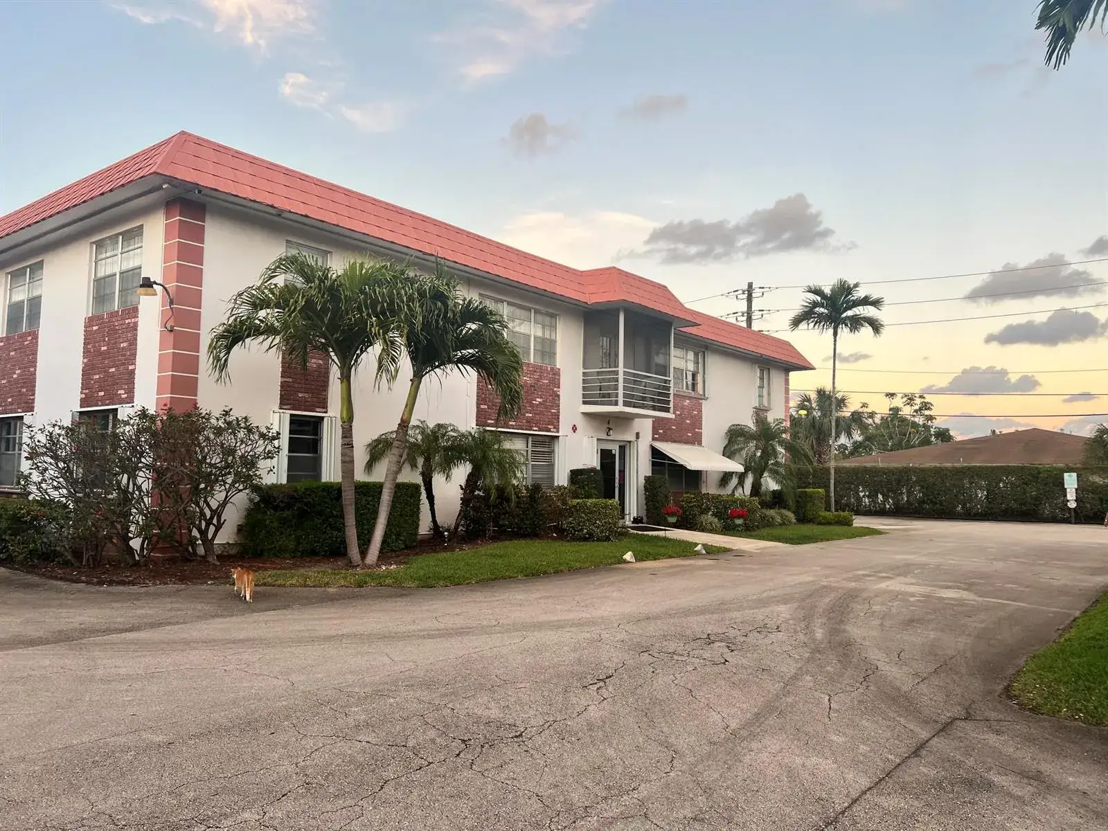 2 bedroom 1 bath Residential Lease for rent at 3550 NW 8th Avenue # 404, Pompano Beach FL 33064