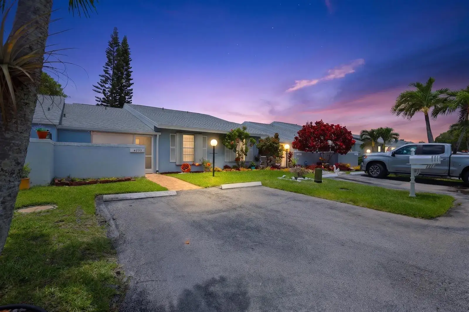 2 bedroom 2 bath Residential for sale at 4235 Lucerne Villas Lane, FL 33467