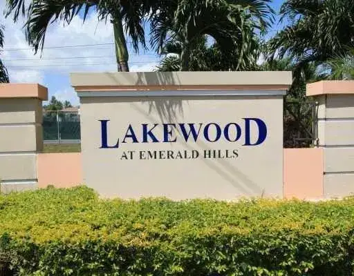 2 bedroom 1 bath Residential Lease for rent at 3640 N 56th Avenue # 401, Hollywood FL 33021