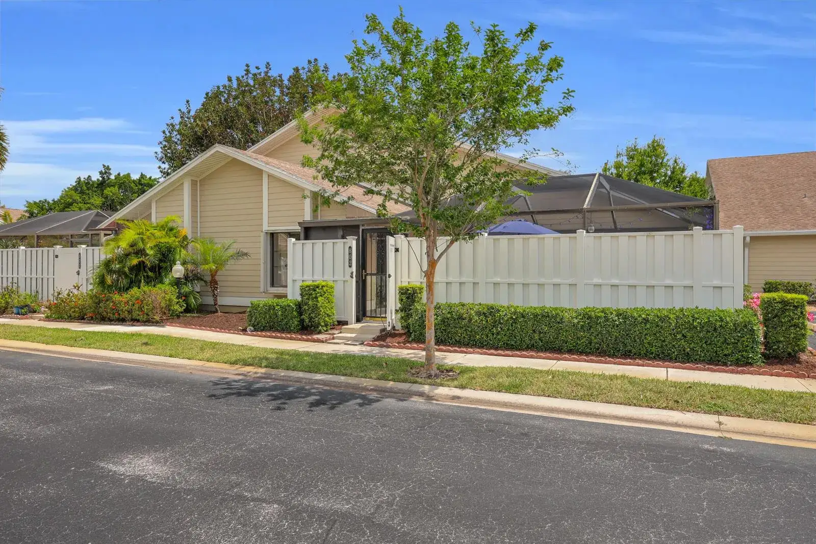 2 bedroom 2 bath Residential for sale at 802 Summerwinds Lane, Jupiter FL 33458