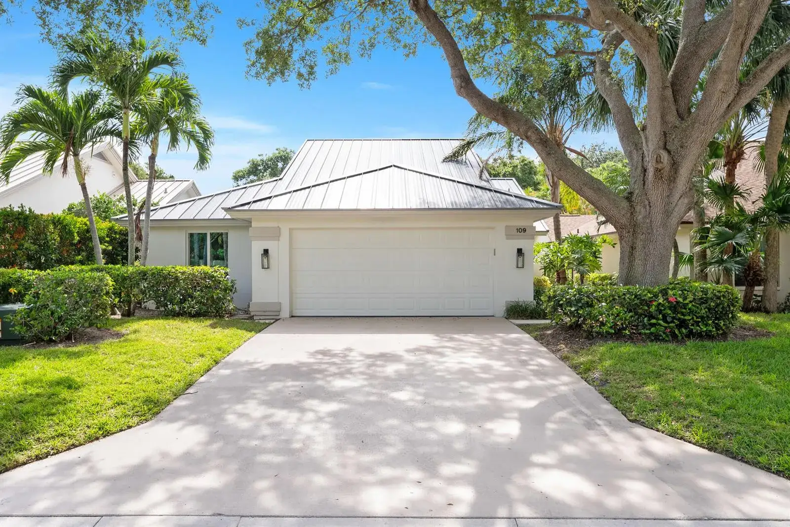 3 bedroom 2 bath Residential for sale at 109 Harbourside Circle, Jupiter FL 33477