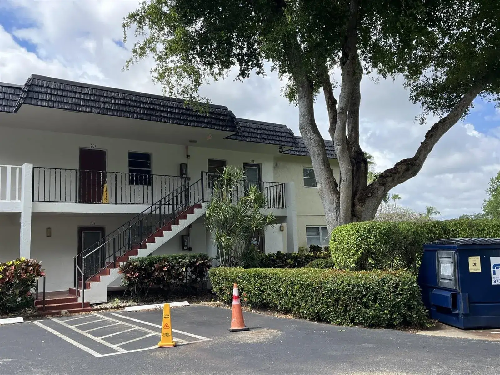 2 bedroom 2 bath Residential Lease for rent at 23 Abbey Lane # 208, Delray Beach FL 33446