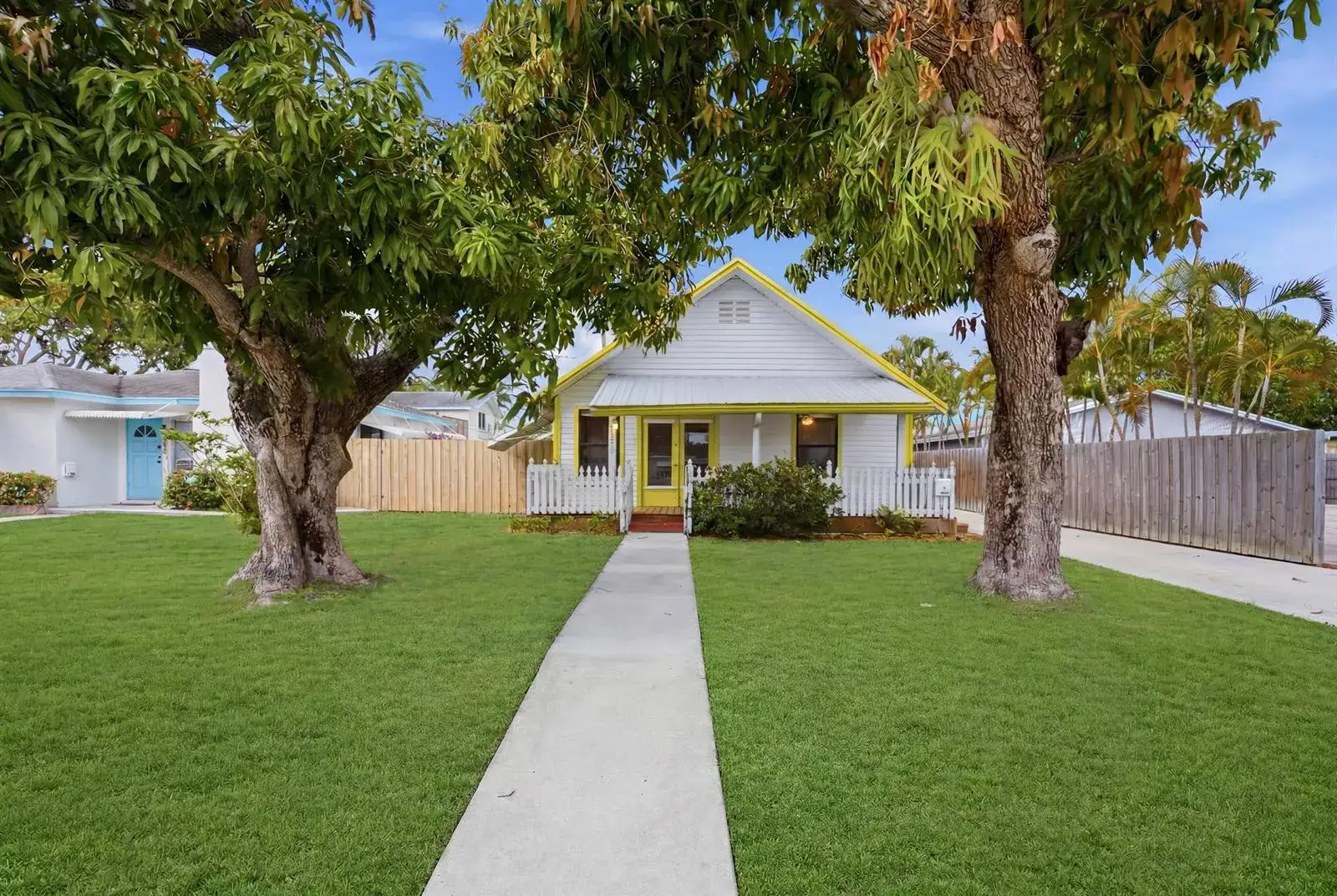 3 bedroom 3 bath Residential Lease for rent at 1021 S N Street, FL 33460