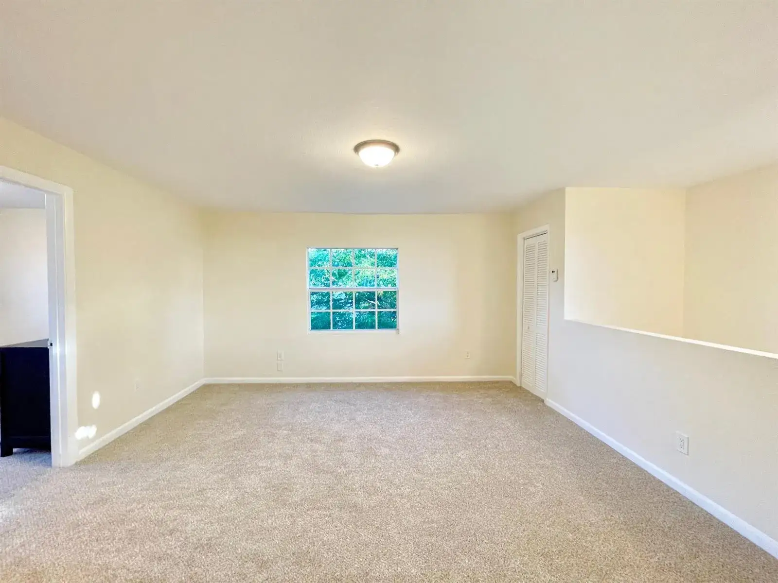 2 bedroom 1 bath Residential Lease for rent at 5555 Garden Avenue, West Palm Beach FL 33405