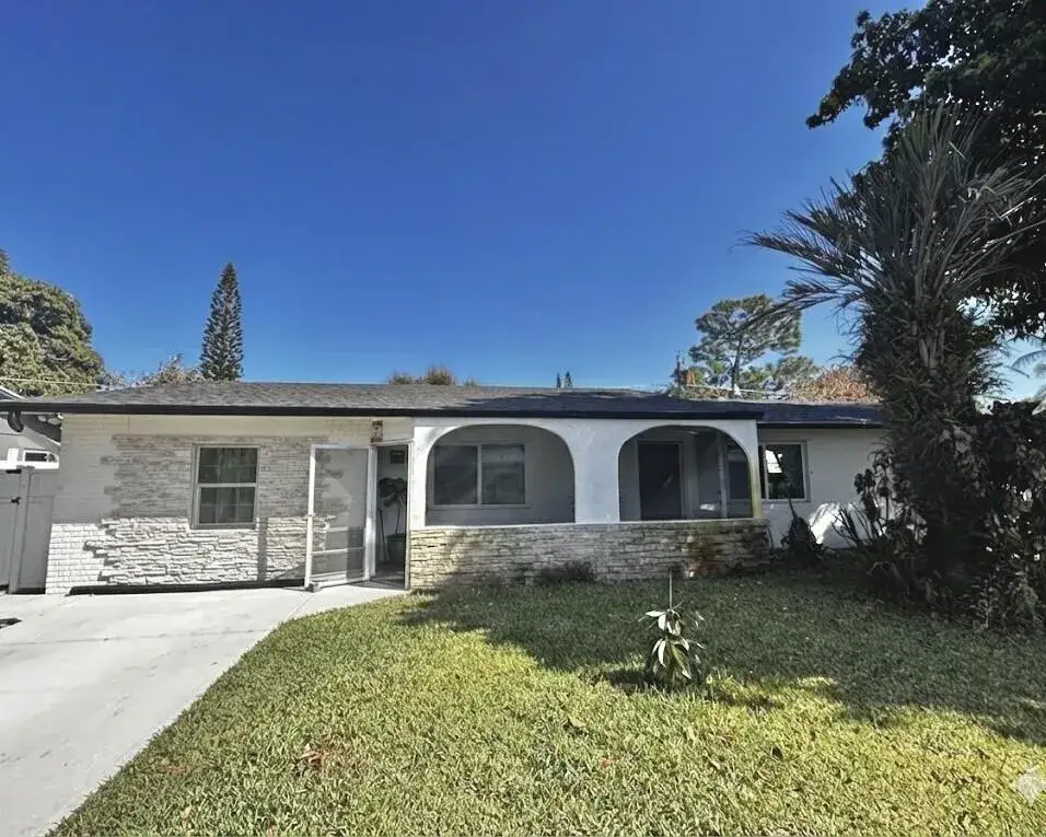 4 bedroom 3 bath Residential for sale at 1301 SE Sandpiper Lane, Stuart FL 34996