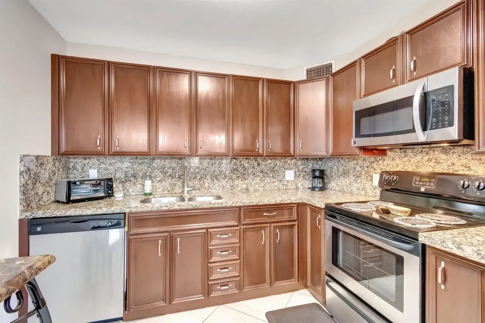 2 bedroom 2 bath Residential for sale at 4049 Wolverton C, Boca Raton FL 33434