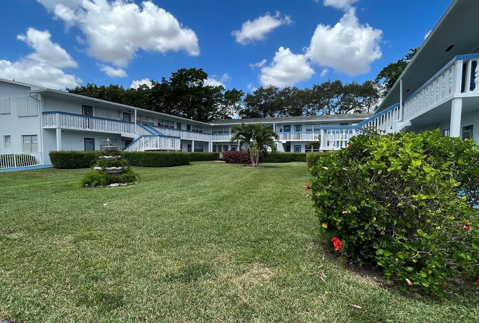 1 bedroom 1 bath Residential for sale at 119 E Westbury E # 119, Deerfield Beach FL 33442