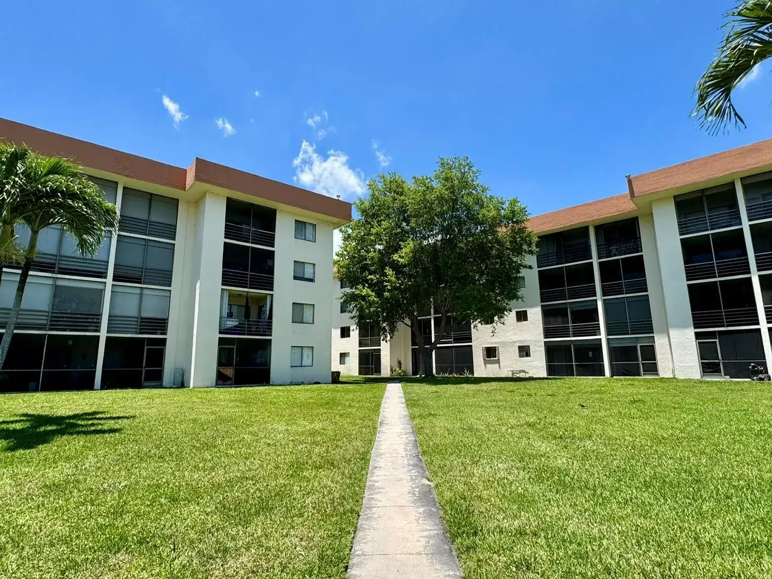 3 bedroom 2 bath Residential for sale at 5981 Via Vermilya # 208, Lake Worth FL 33462