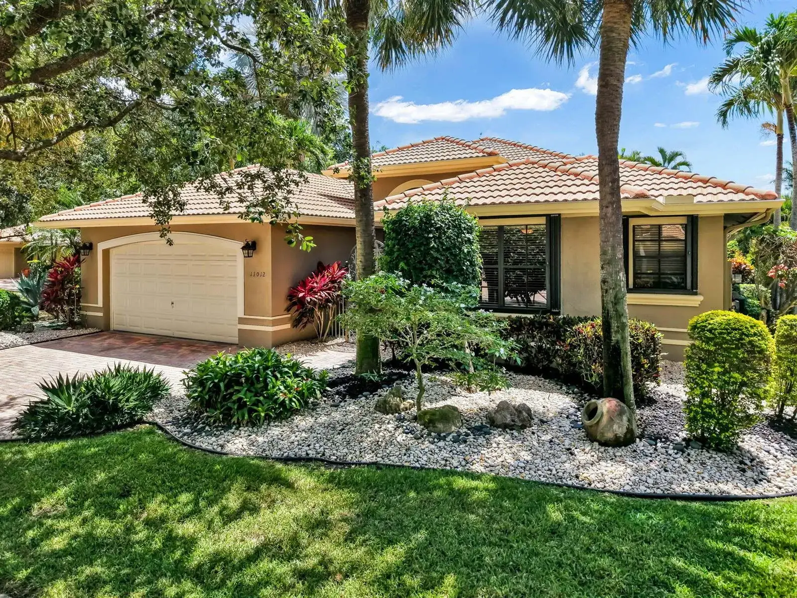4 bedroom 3 bath Residential for sale at 11012 Vía Sorrento, Boynton Beach FL 33437