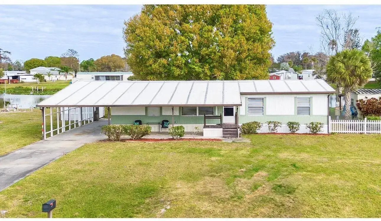 3 bedroom 2 bath Residential for sale at 2027 SE 27th Street, Okeechobee FL 34974