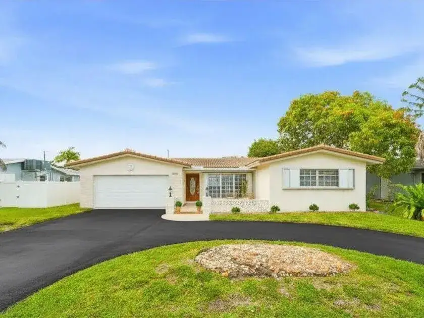 3 bedroom 2 bath Residential for sale at 5501 Monroe Street, Hollywood FL 33021