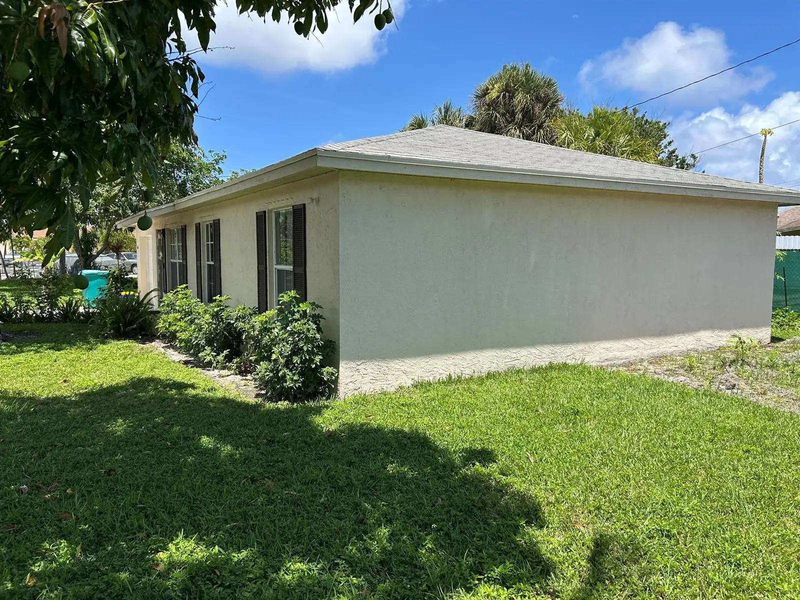 3 bedroom 2 bath Residential Lease for rent at 806 NW 1st Street, Boynton Beach FL 33435