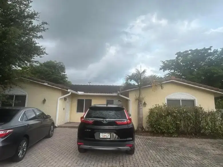 3 bedroom 2 bath Residential for sale at 8362 NW 23rd Manor, Coral Springs FL 33065