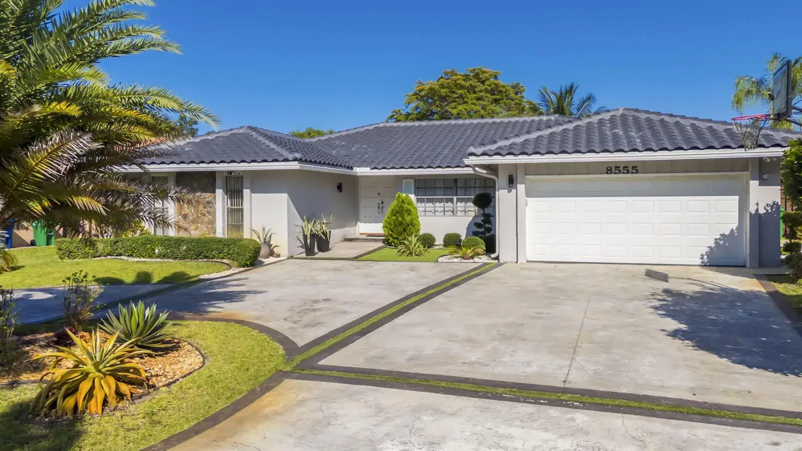 4 bedroom 3 bath Residential for sale at 8555 SW 1st Place, Coral Springs FL 33071