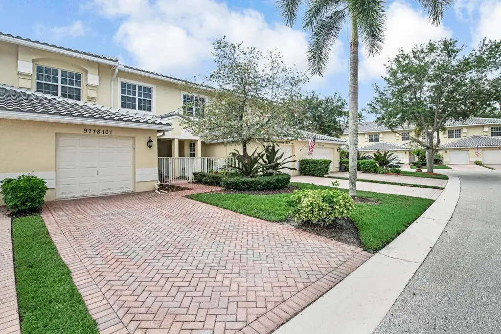 2 bedroom 2 bath Residential for sale at 9778 Bowline # 101, West Palm Beach FL 33411
