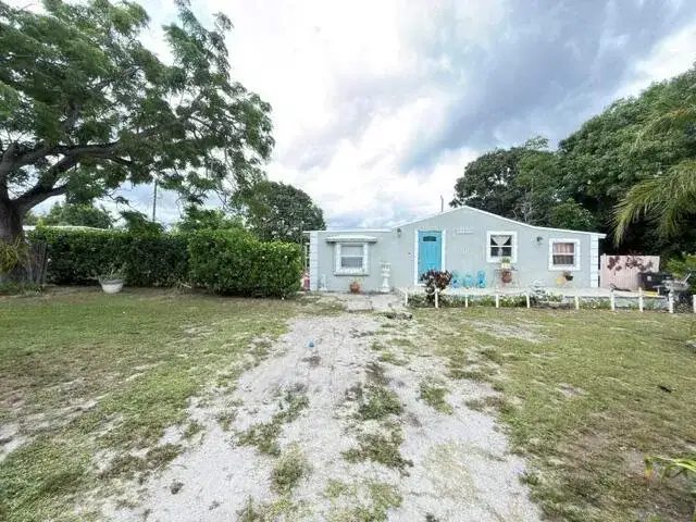 2 bedroom 1 bath Residential for sale at 1185 Alto Road, Lake Worth FL 33462