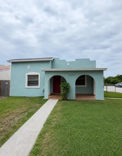 4 bedroom 2 bath Residential Lease for rent at 5003 Garden Avenue, West Palm Beach FL 33405